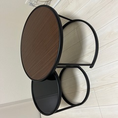 テーブル