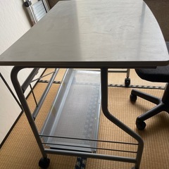 テーブル・キッチン・デスクワーク・キャスター付きの画像