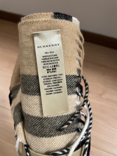 Burberry マフラー 筒箱付き