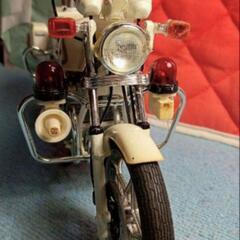 タミヤバイクプラモデル1/12完成品SUZUKIGSX750白バイ仕様の画像