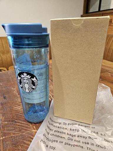 スタバ☆ウォーターインタンブラーブルーグリッター 473ml 2023夏