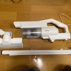 アイリスオーヤマ充電式サイクロンスティッククリーナー SCD-1...