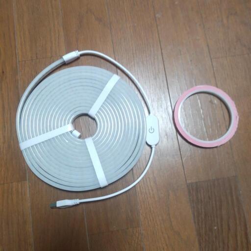 LED照明 両面テープ貼り付け