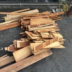 薪などにどうぞ！追加されています！木材自由にお取りください！の画像