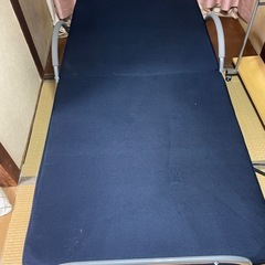 折りたたみ電動ベッド