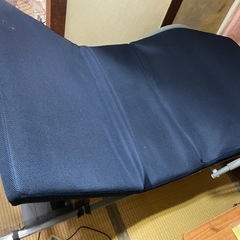 折りたたみ電動ベッドの画像