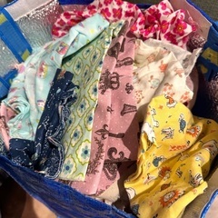 海外子供服店前にてフリマ