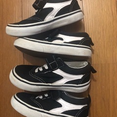 バンズ風 スニーカー 15cmの画像