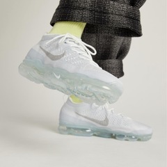 新品ナイキ エア ヴェイパーマックス 2023 フライニット メンズシューズ　ホワイト28.5cmの画像