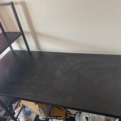 黒色デスク棚