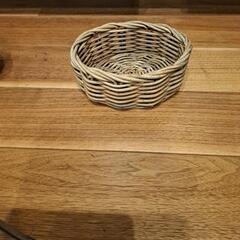 植木鉢カバー　籐製品他　四点セットの画像