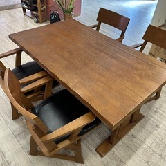 決まりました。 ダイニングテーブルセット