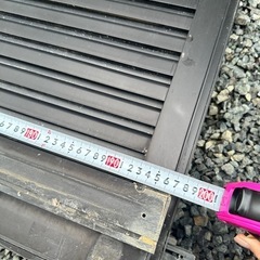 【最終値下げ】目隠しフェンス5枚、柱、金具あり。