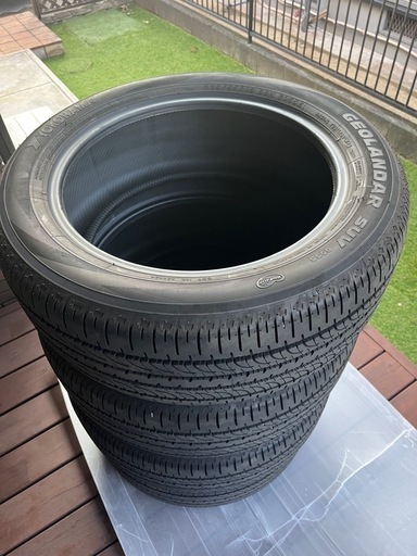 YOKOHAMA GEOLANDAR 三菱デリカ純正タイヤ225/55R18　