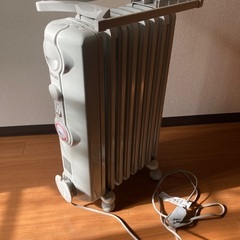 デロンギ　オイルヒーター　JR0812-GY