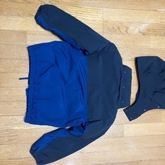 ユニクロ冬用パーカー140サイズの画像