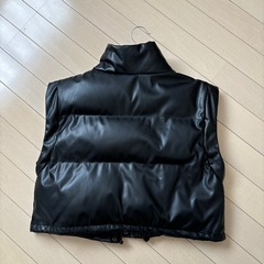 新品未使用ダウンベストの画像