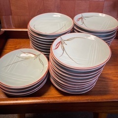 中古　小皿34枚の画像