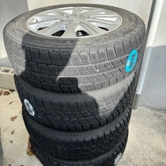 スタッドレスタイヤ 205/60R/16

