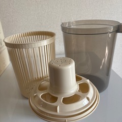 サラダスピナー　プッシュ式　3COINSの画像