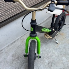 こども用ペダル無し自転車の画像