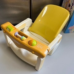Tomy たためるバスチェア 3ヶ月〜2才頃用 折りたたみ式 ベビー用品　チェア 組立不要 クリーニング済 箱入り 中古品 ①の画像