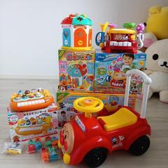 １歳から遊べる知育玩具　アンパンマン・ディズニー