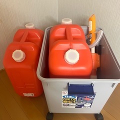 灯油タンク、電動ポンプ、ケースのセットの画像