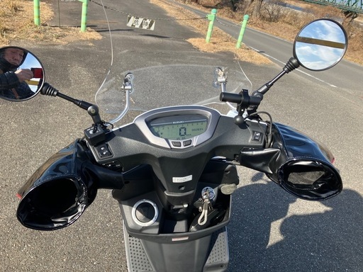 【低走行、美品】スズキ　スウィッシュ１２５リミテッド(人気のパールホワイト)