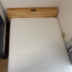 シングルベッド、マットレス付き