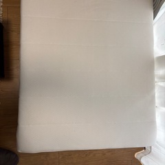 シングルベッド、マットレス付きの画像