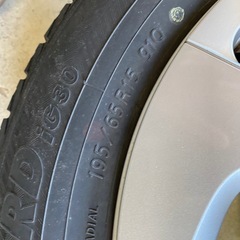 プリウス 50純正15インチホイルスタッドレス
タイヤセット