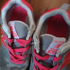 New Balance 子供 靴 スニーカー カラフル 20センチの画像