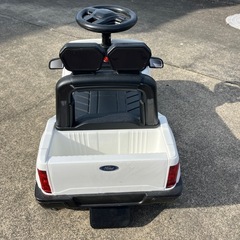 足蹴り乗用車の画像