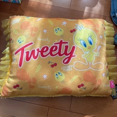 トゥイーティークッションの画像