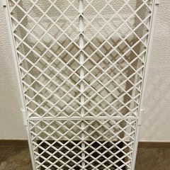 【美品】突っ張り棚 強力ワイドタイプ メッシュの画像