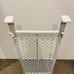 【美品】突っ張り棚 強力ワイドタイプ メッシュの画像