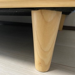 紺色ソファの画像