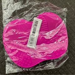 新品未使用メイクブラシ洗うやつの画像