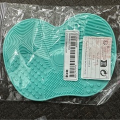 新品未使用メイクブラシ洗うやつの画像