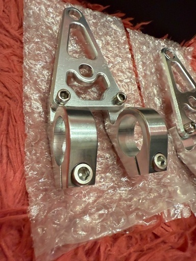 ヘッドライトブラケットφ26アルミ製CNC