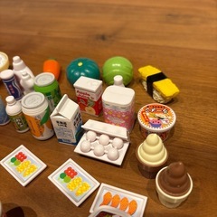 イワコー おもしろ消しゴムの食べ物/動物セット　おまけ付きの画像