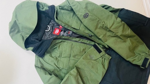 2513.定価5万ほど  Mサイズ 686 シックスエイトシックス スノーボード スキー ウェア ジャケット ボードウエア フード パーカー ジャケット オークリー  ボルコム