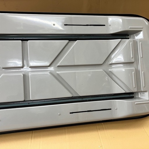 ルーフボックス　BR1010-6 ナイトコブラショート
    