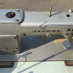  ジャノメ JANOME 工業用　ミシン DB-J704 台付き 　アンティーク　レトロ 通電動作は確認済