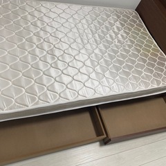 セミダブルベッドの画像