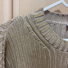 zara メタリックゴールド　ニットの画像