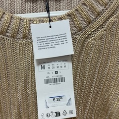 zara メタリックゴールド　ニットの画像