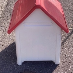犬小屋 プラ系の樹脂性の画像