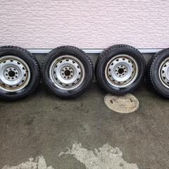 スタッドレスタイヤ、ホイールの画像